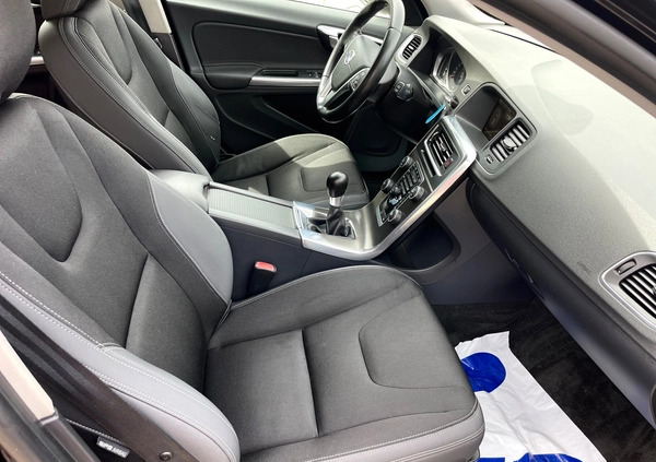 Volvo V60 cena 29999 przebieg: 253189, rok produkcji 2013 z Stalowa Wola małe 781